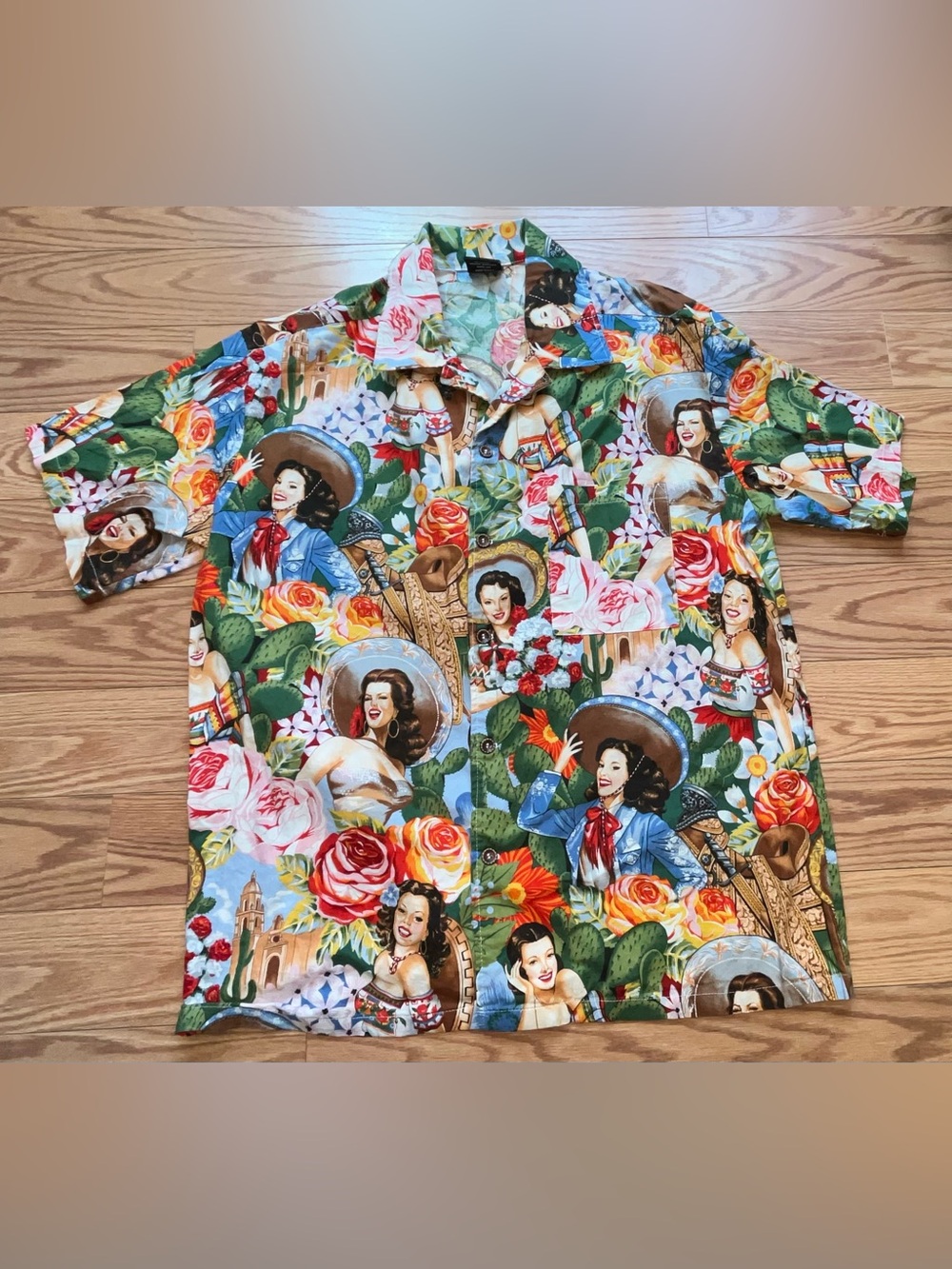 Dulce Amor pin-up style Las Señoritas print by Alexander Henry button down XL